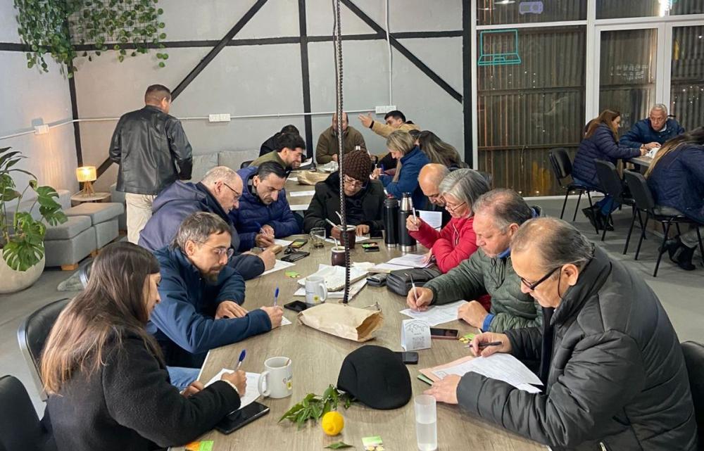 Información sobre HLB y control del movimiento de fruta cítrica con hojas